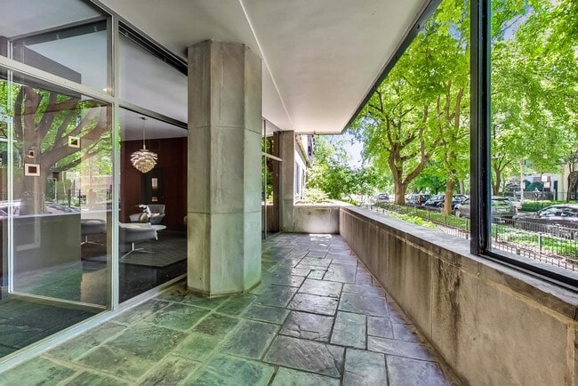 Building Photo - 3100 N Lake Shore Dr