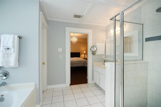 Building Photo - 16242 Pine Thorn Dr