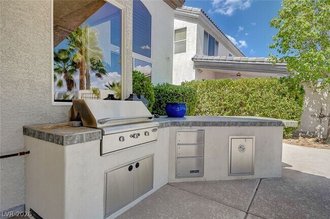 Building Photo - 4344 Tall Tree St