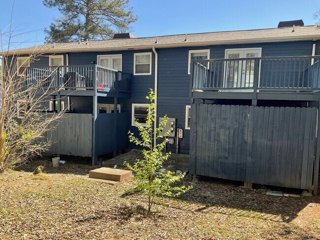 Building Photo - 811 Garden Walk Blvd