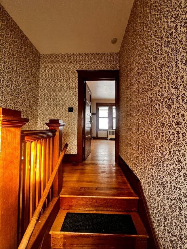 Building Photo - 64 Summit Ave