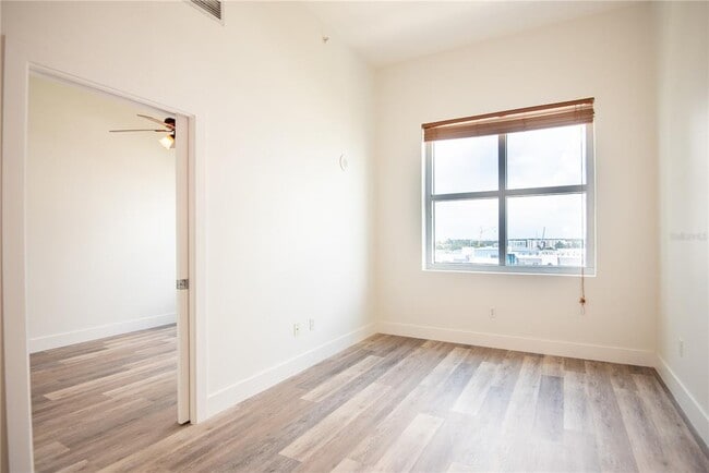 Building Photo - 1208 E Kennedy Blvd