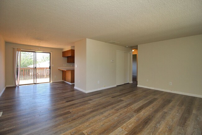 Building Photo - routd01