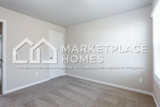 Building Photo - 211 Ww Carr Ave