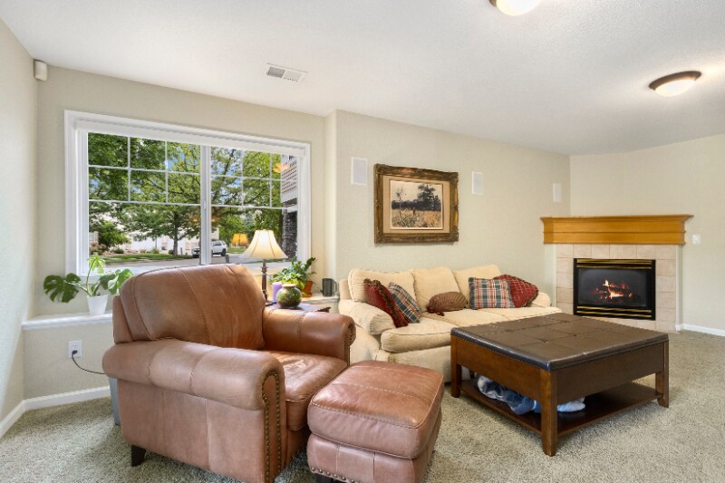 Building Photo - 4918 Valley Oak Dr