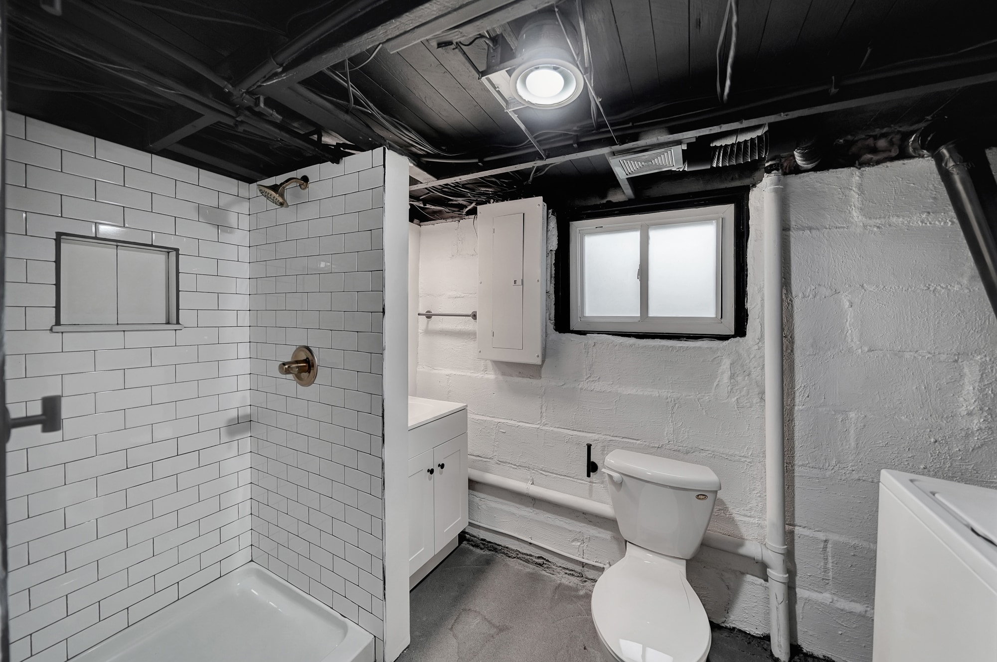 Building Photo - 705 New Hampshire St