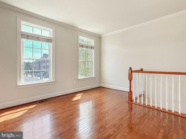 Building Photo - 42365 Pine Forest Dr