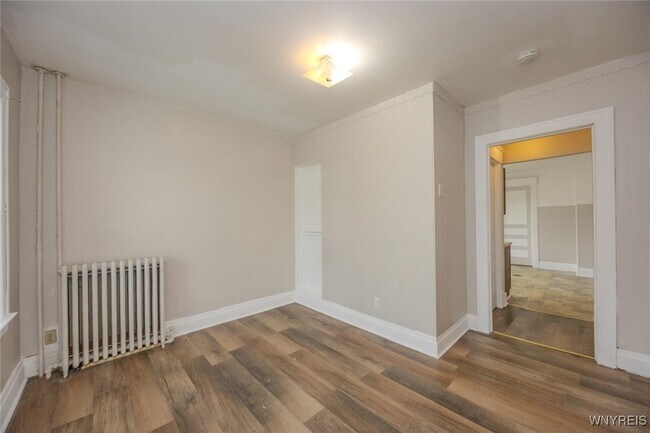 Building Photo - 2253 Niagara St