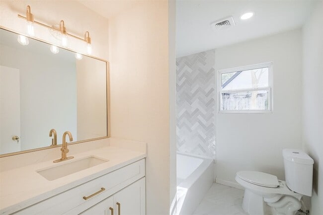 Building Photo - 9419 Campbell Rd