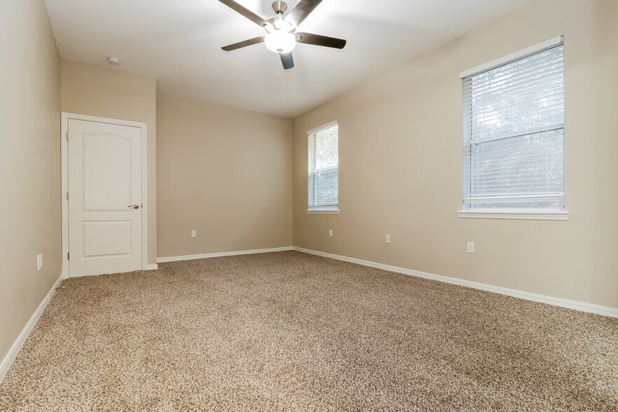 Building Photo - 11832 Colony Lakes Blvd