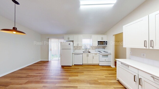 Building Photo - 9719 Red Clover Ave