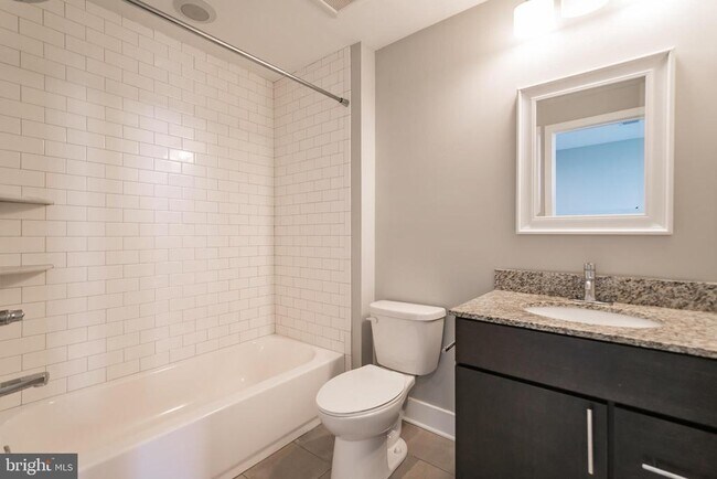 Building Photo - 1607 Catharine St