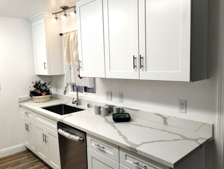 Building Photo - 637 Grambling Ct