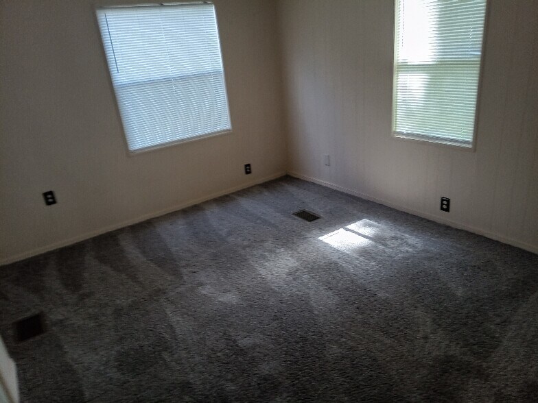 Building Photo - 4091 Palm Ln