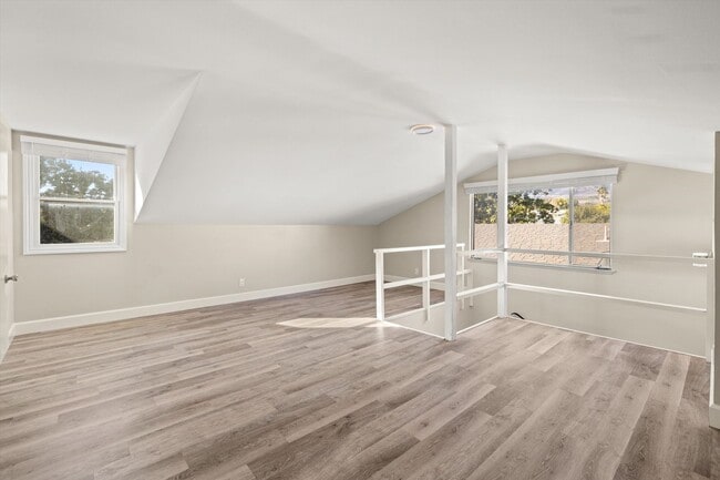 Building Photo - 504 Consuelo Dr