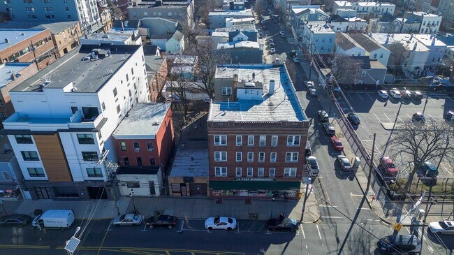 Building Photo - 6700 Park Ave