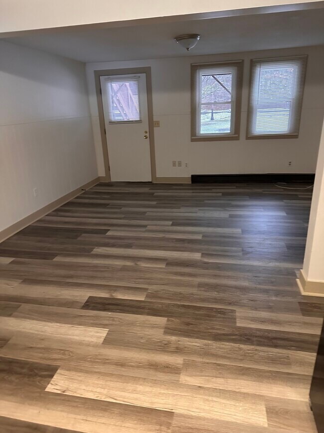 Building Photo - 296 Turners Falls Rd