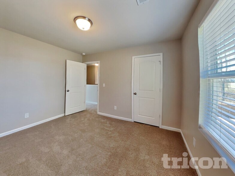 Building Photo - 69 Fawnbrook Dr