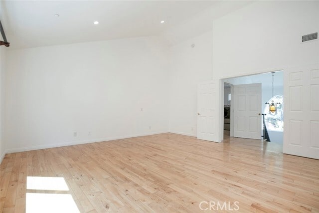 Building Photo - 2644 E Chevy Chase Dr