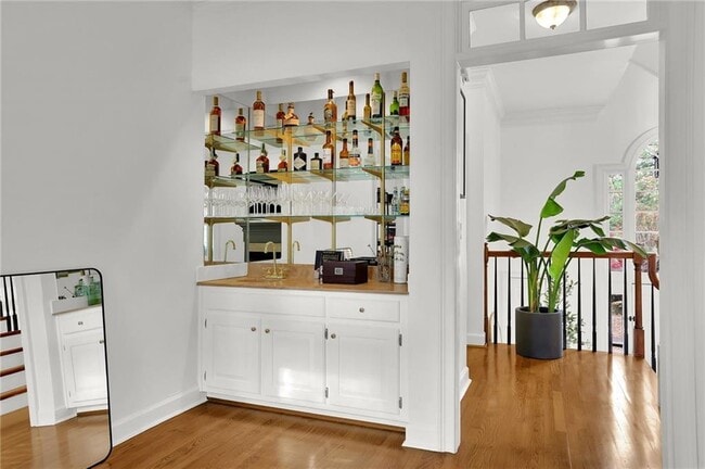 Building Photo - 7155 Roswell Rd