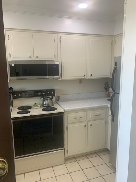 Building Photo - 1243 S MLK Jr Ave