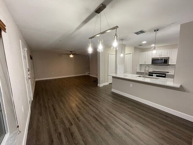 Building Photo - 9419 Ivy Brook Run