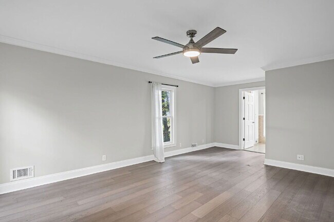 Building Photo - 815 Sudbury Rd NE