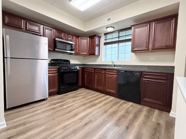 Building Photo - 238 E Irving Park Rd