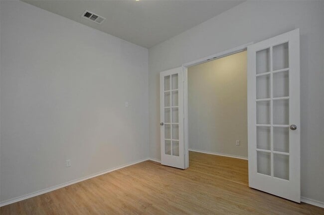 Building Photo - 195 Sundown Ave