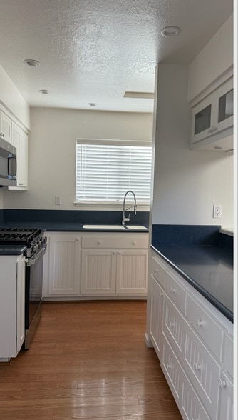 Building Photo - 28 Pine Tree Ct