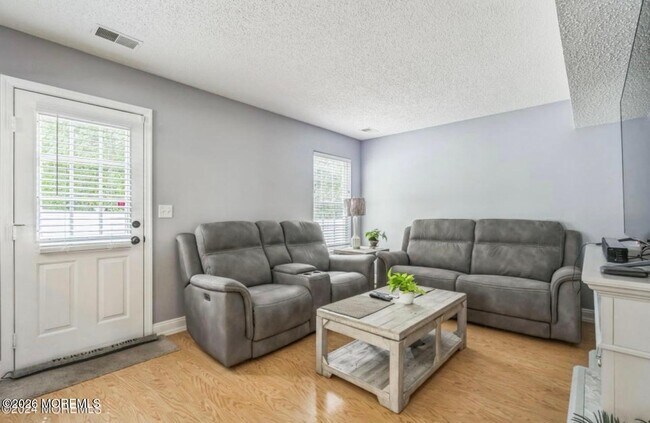 Building Photo - 146 Hamlet Ct