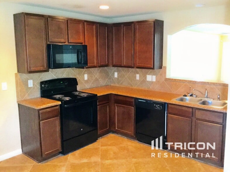 Building Photo - 5118 Badland Beacon