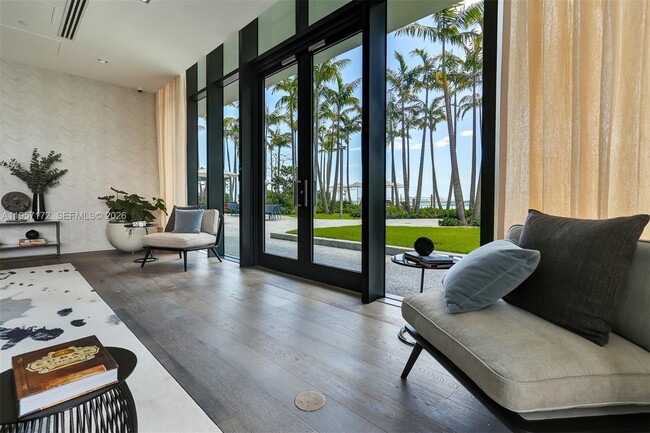 Building Photo - 480 NE 31st St