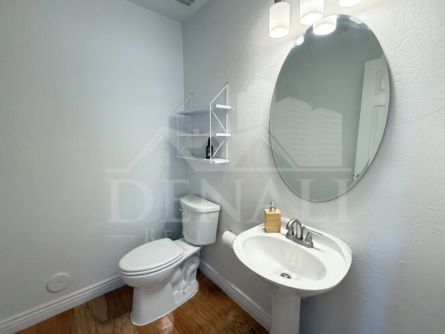 Building Photo - 14204 N 100th Pl