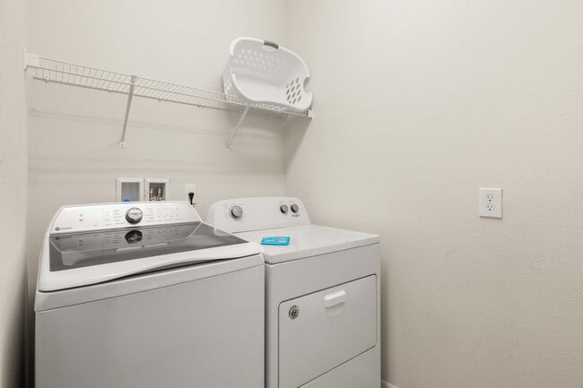 Building Photo - 1626 Lima Ave