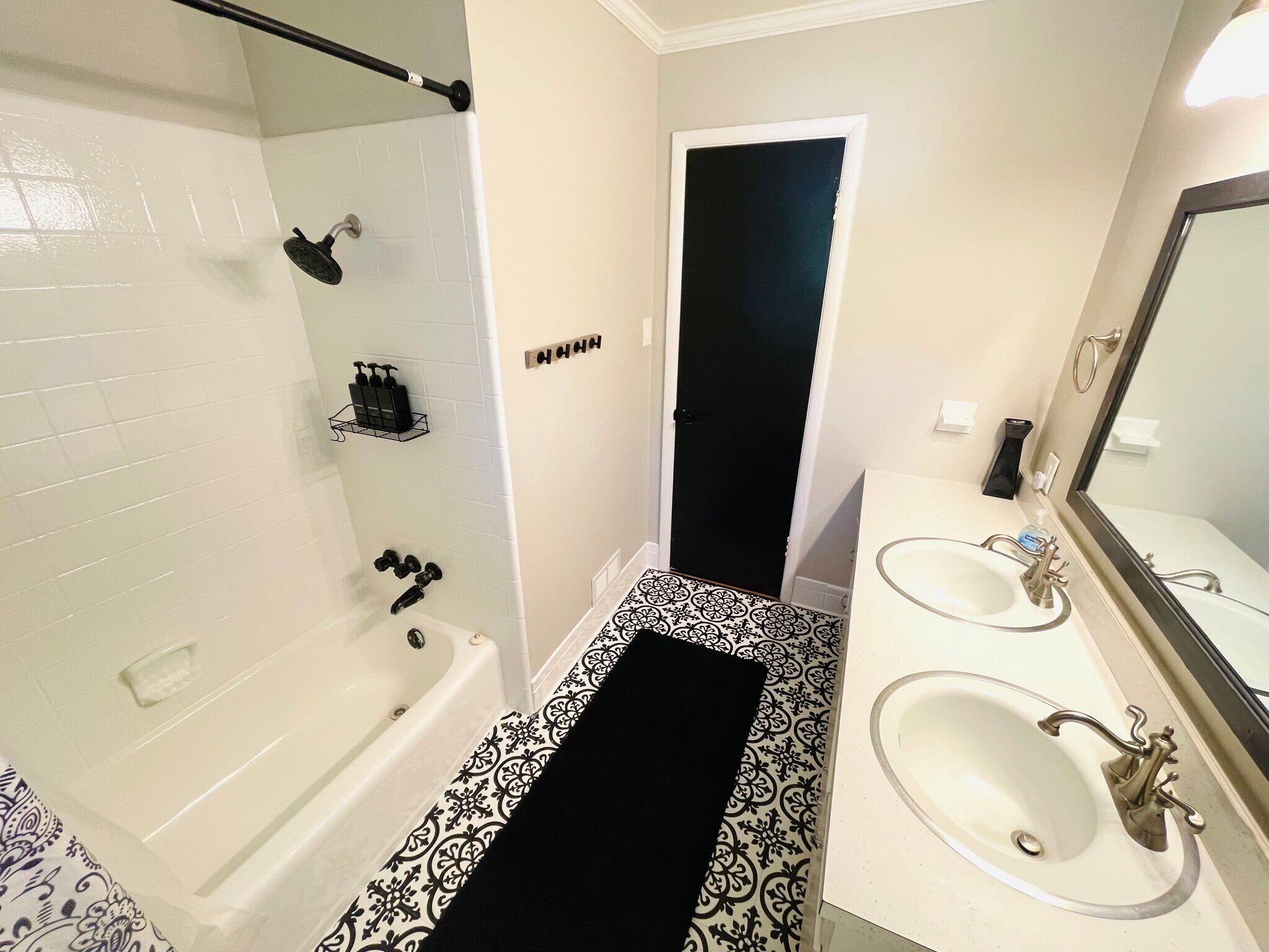 Building Photo - 2013 Lee Ave