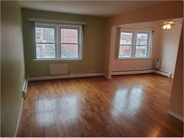Building Photo - 3628 166th St
