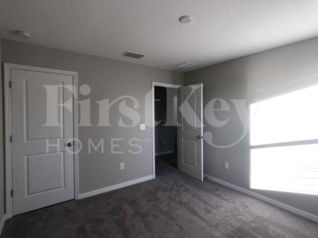 Building Photo - 10001 RoseMary Leaf Ln