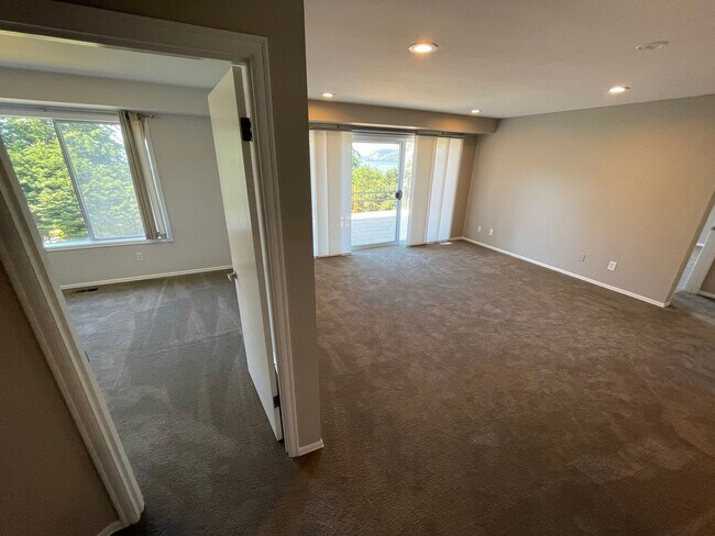 Building Photo - 14076 Rosario Rd