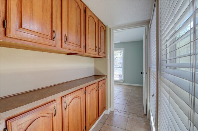 Building Photo - 17010 Cairnladdie St