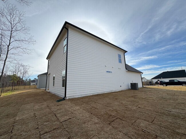 Building Photo - Brand New 3/2.5 House in Armuchee- $2,150