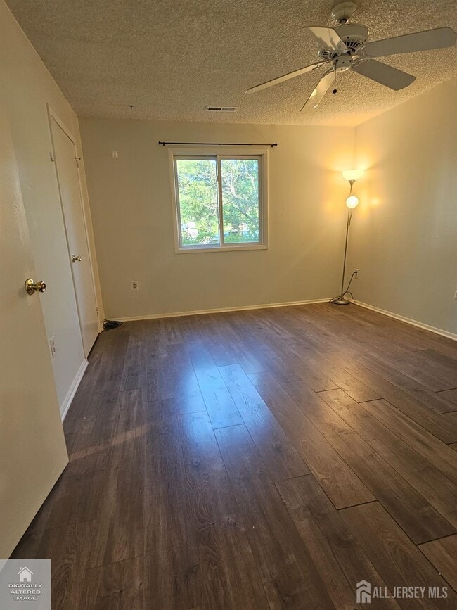 Building Photo - 2307 Aspen Dr