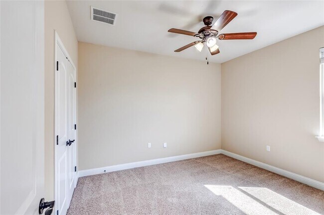 Building Photo - 16009 Jeffs Ln