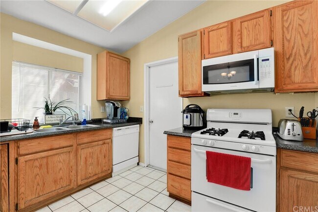 Building Photo - 29664 Woodlands Ave