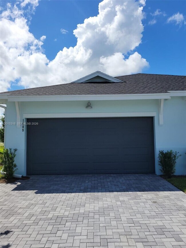 Building Photo - 1689 Whistlegrass Ln