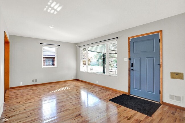 Building Photo - 1213 N Lesley Ave