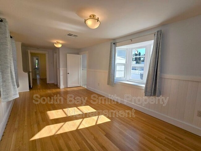 Building Photo - 223 S Guadalupe Ave