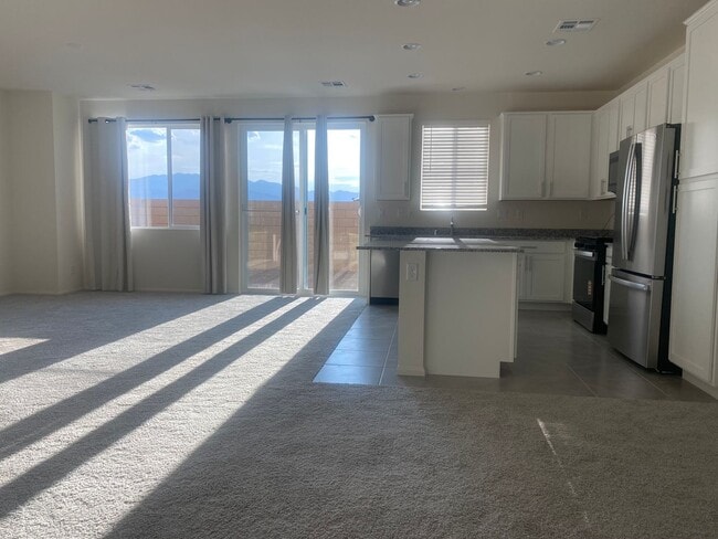 Building Photo - brand-new with two car garages, four bedro...