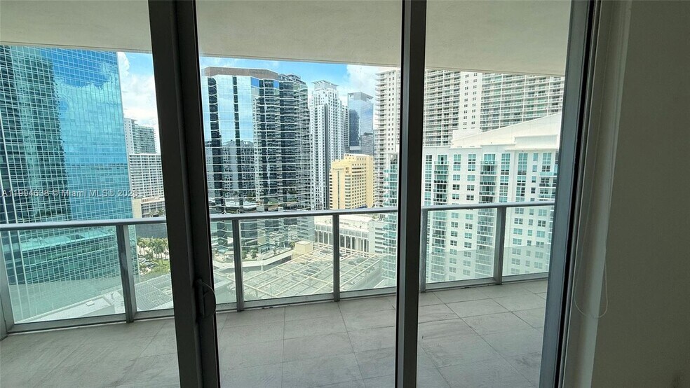 Building Photo - 1300 Brickell Ave