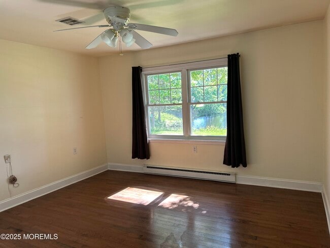 Building Photo - 246B Jefferson Ct